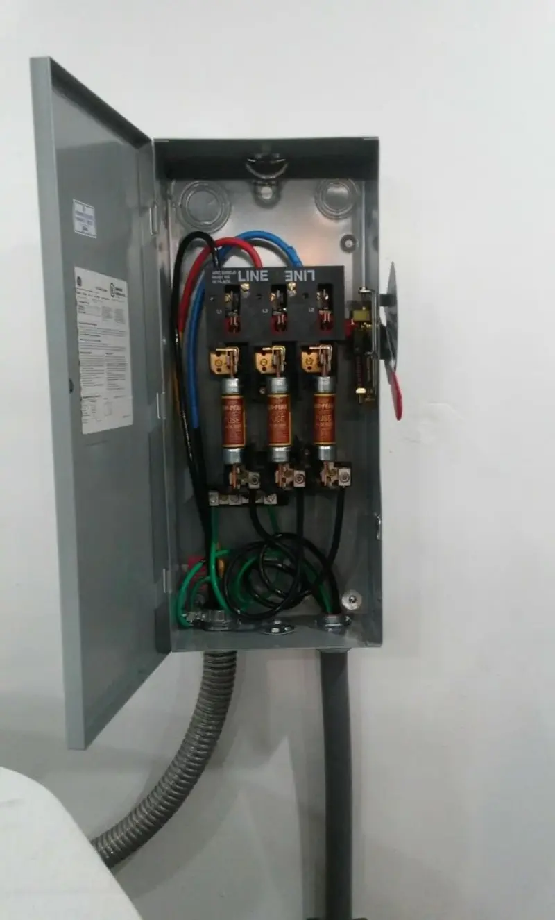 Three-phase disconnect switch installed for Smoke Detector Installation in Sykesville